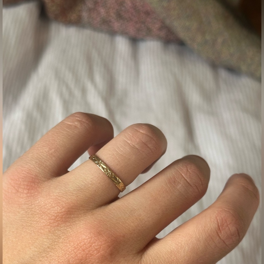 14k Solid Yellow Gold Floral Band